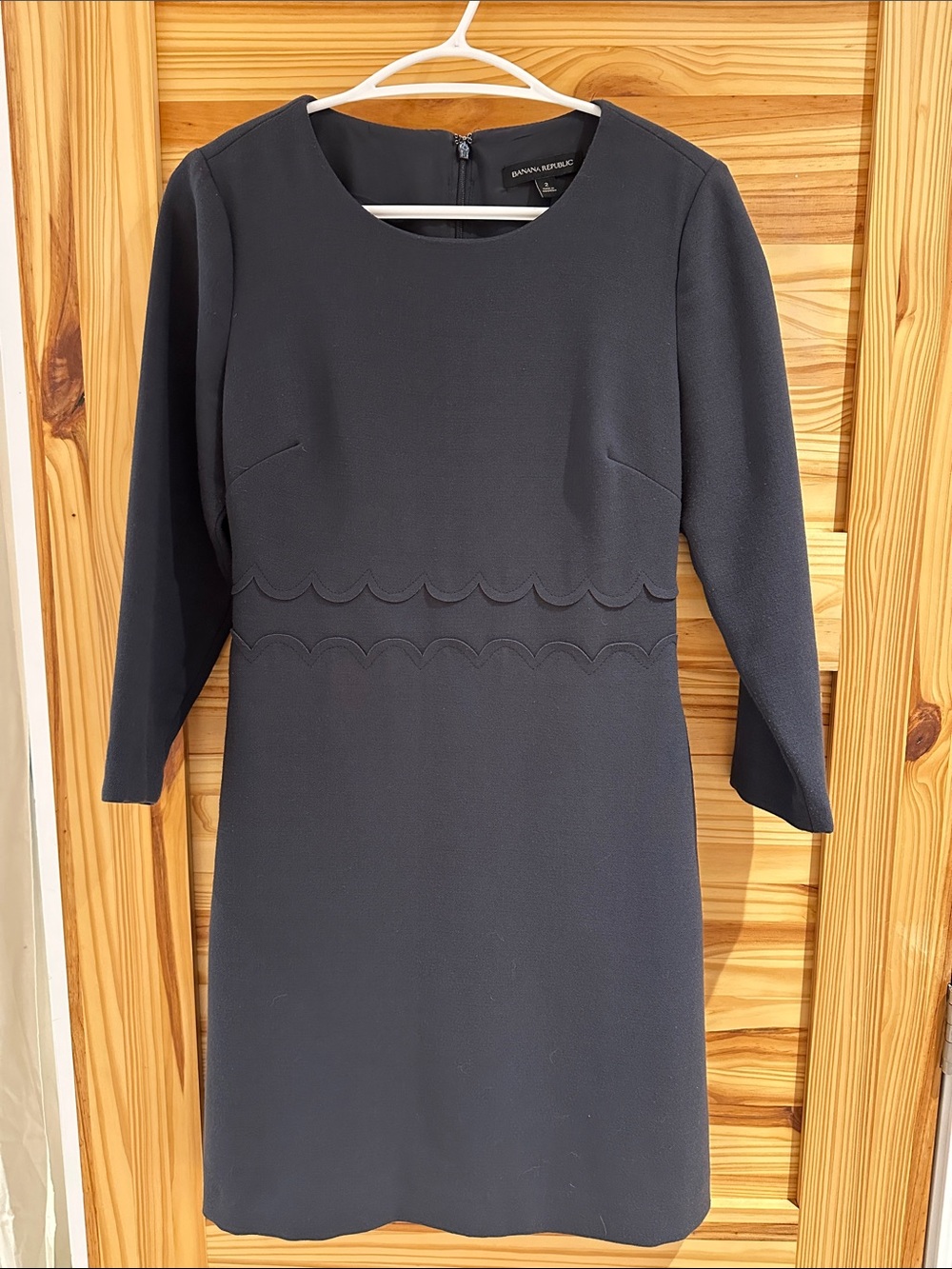 Banana Republic Gray Scallop-Waist Long Sleeve Dress (with pockets)